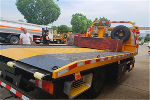 南票区附近拖车电话号码服务